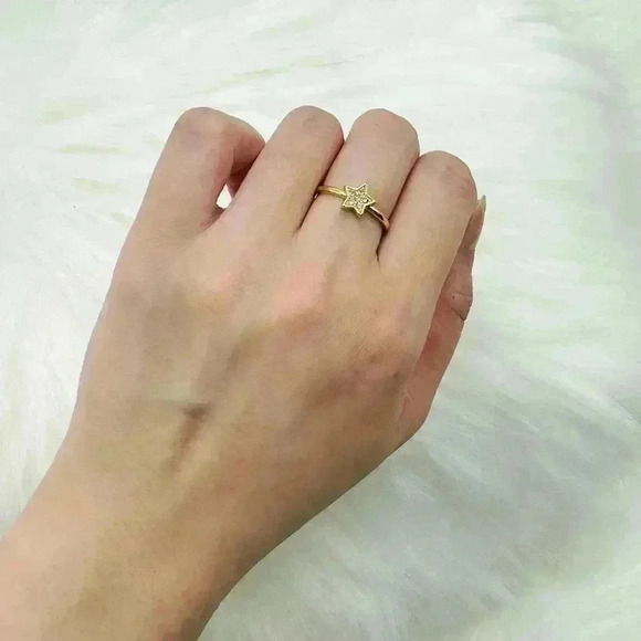 Dainty Chic Sparkly Star Promise Ring Size 6 - Picture 2 of 7